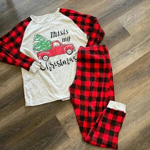 (11)NWOT Christmas  pajamas​